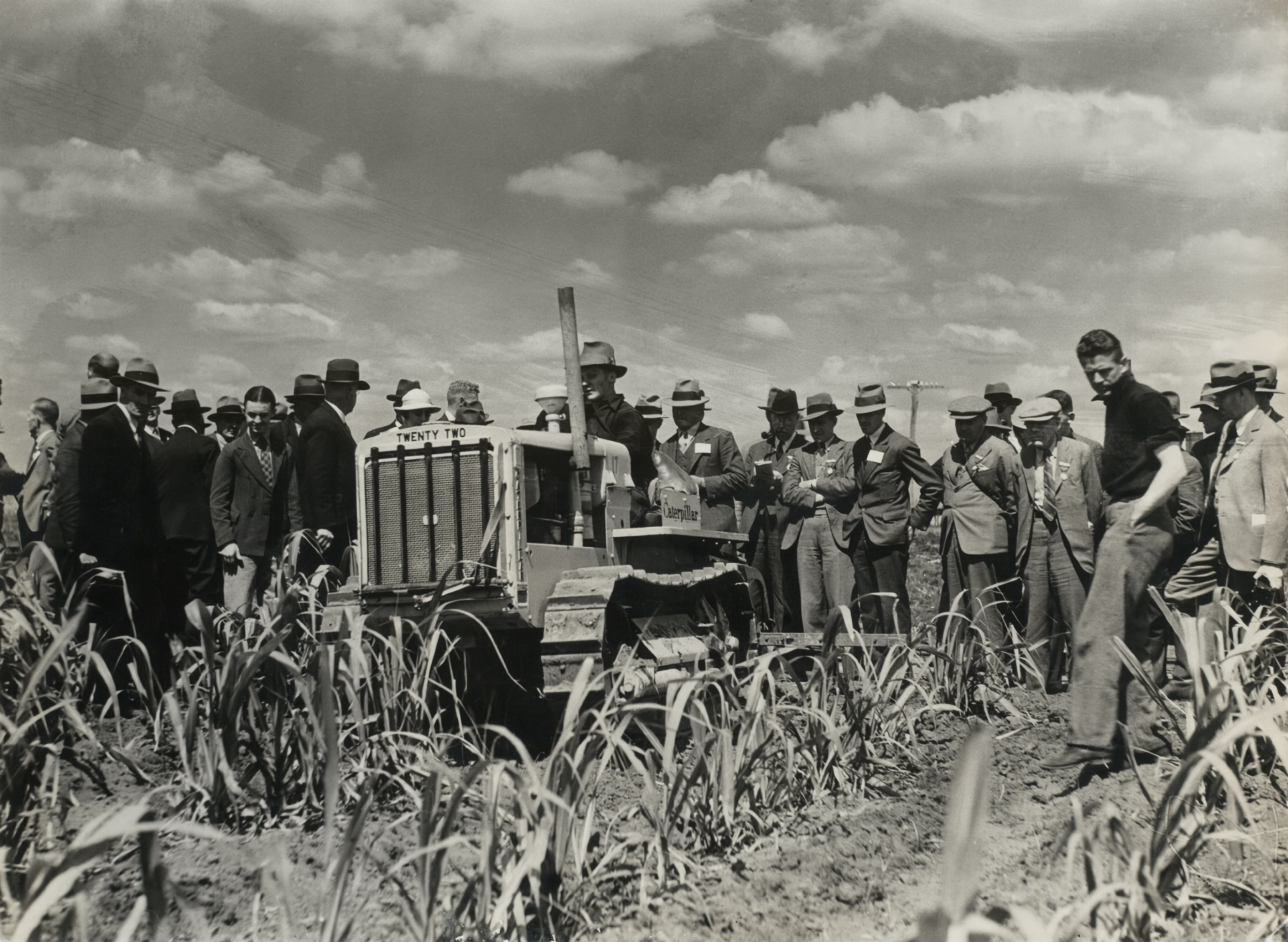 ISSCT CONGRESS Bundaberg Bingera plantation 1935 Delegates saw cutting edge cultivation equipment