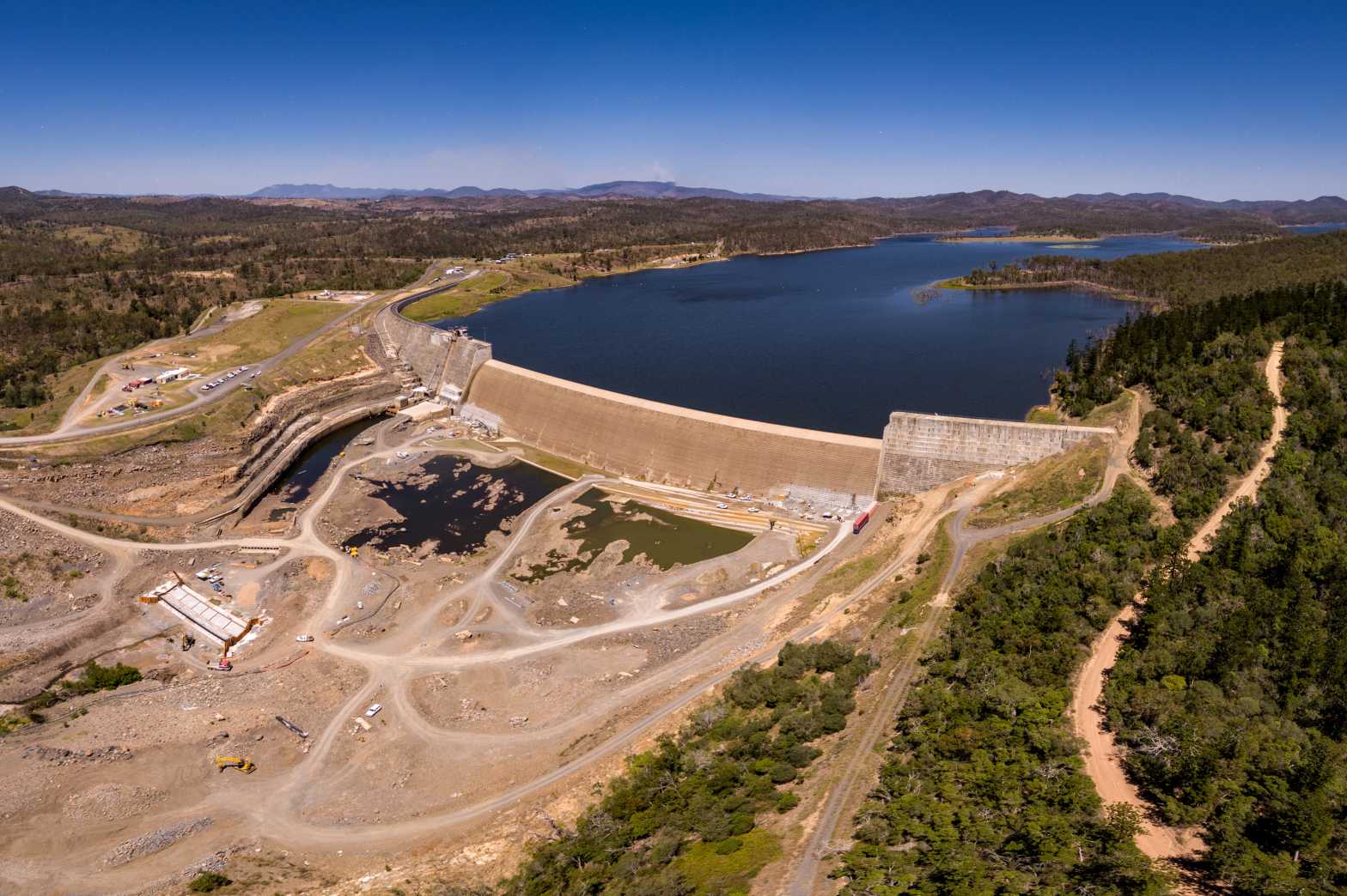  Paradise Dam Adobe Stock 207472688 
